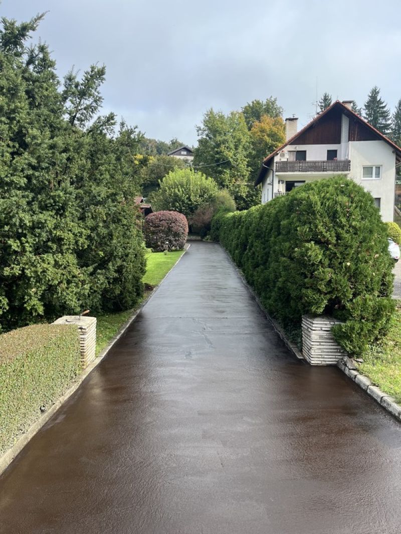 Obnovitveni premaz asfalta