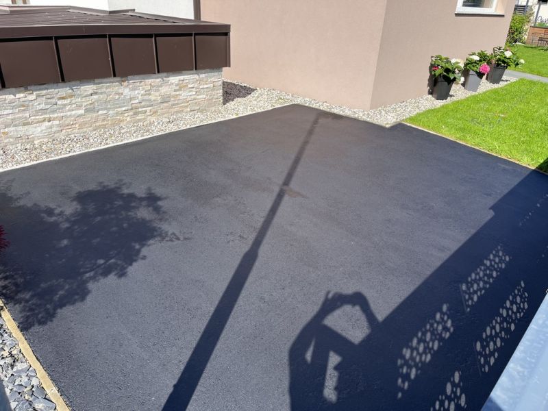 Obnovitveni premaz asfalta